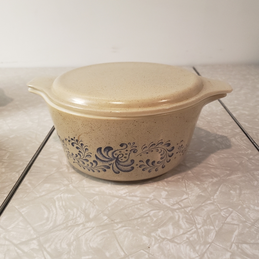 Pyrex 1970's golden speckled bowl set with tops - Picture 3 of 4